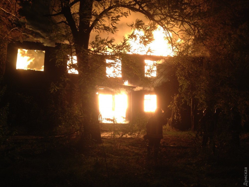 Ð’ ÐžÐ´ÐµÑÑÐµ Ð¼Ð°ÑÑˆÑ‚Ð°Ð±Ð½Ñ‹Ð¹ Ð¿Ð¾Ð¶Ð°Ñ€ Ð¾Ñ…Ð²Ð°Ñ‚Ð¸Ð» ÑÐ°Ð½Ð°Ñ‚Ð¾Ñ€Ð¸Ð¹: Ð²ÑÐµ Ð¿Ð¾Ð´Ñ€Ð¾Ð±Ð½Ð¾ÑÑ‚Ð¸ dqxikeidqxitkant