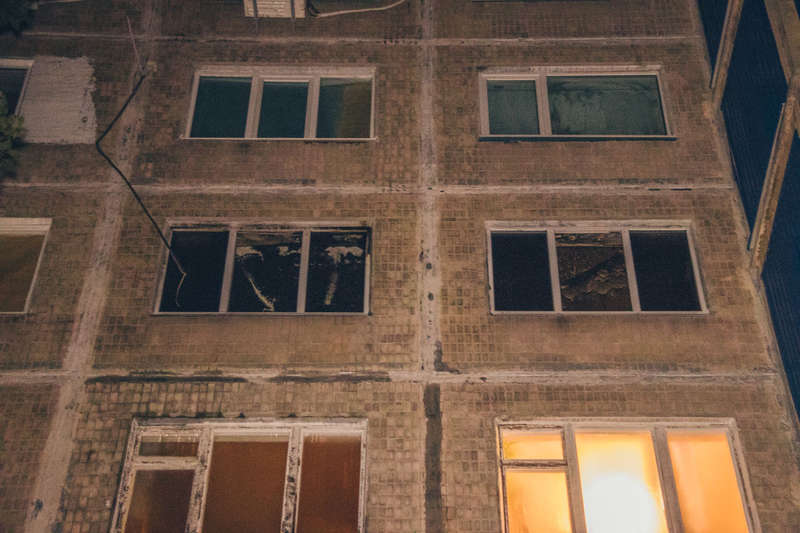 По адреÑу улица Шолом-Ðлейхема на пÑтом Ñтаже Ñгорела квартира dqxikeidqxiqqeant