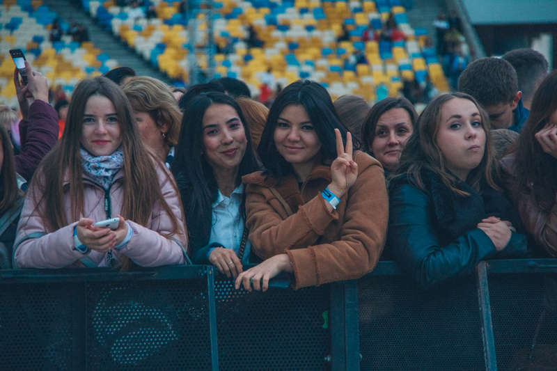 Замерзшие, но ÑчаÑтливые фанатки dqxikeidqxiqqeant