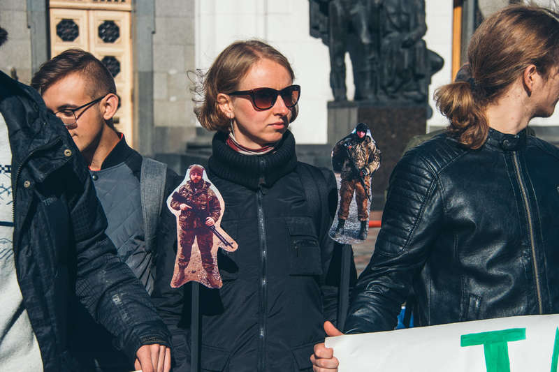 ÐÐºÑ‚Ð¸Ð²Ð¸ÑÑ‚Ñ‹ ÑƒÑÑ‚Ñ€Ð¾Ð¸Ð»Ð¸ Ñ‚ÐµÐ°Ñ‚Ñ€Ð°Ð»Ð¸Ð·Ð¾Ð²Ð°Ð½Ð½ÑƒÑŽ Ð¿Ð¾ÑÑ‚Ð°Ð½Ð¾Ð²ÐºÑƒ