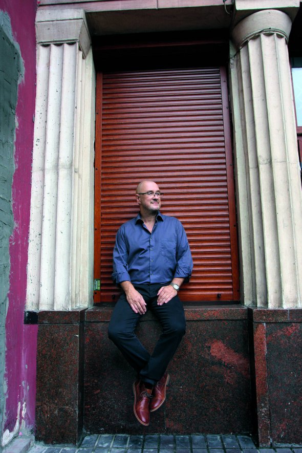 Георгій КАСЬЯНОВ, 57 років, історик. Народився 20 квітня 1961-го в російському місті Челябінську. Батько – армійський офіцер, мати – інженер. У школі навчався в Києві, Львові та Житомирі, куди призначали служити батька. 1983-го закінчив Київський державний інститут імені Максима Горького, зараз – університет імені Михайла Драгоманова. На п’ятому курсі працював у столичній школі №178 учителем історії. Наприкінці 1990-х викладав в університеті ”Крок” і Київському національному університеті імені Тараса Шевченка. Із 2003-го по 2013-й – у Києво-Могилянській академії. Закінчив аспірантуру Інституту історії Академії наук України. Викладав у Гарварді, Гельсінкському, Базельському, Берлінському та Європейському гуманітарному університетах. Завідувач відділу новітньої історії й політики Інституту історії Академії наук України. Про особисте життя не розповідає dqxikeidqxiqqeant