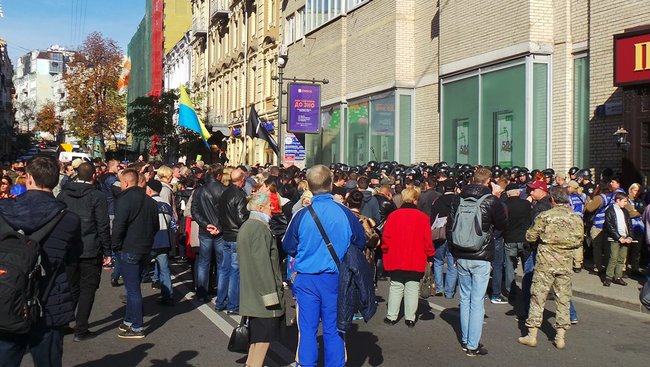 ÐŸÐ¾Ð»Ð¸Ñ†Ð¸Ñ Ð½Ðµ дала активиÑтам поÑтавить палатки на Майдане. Произошла Ñтычка 04