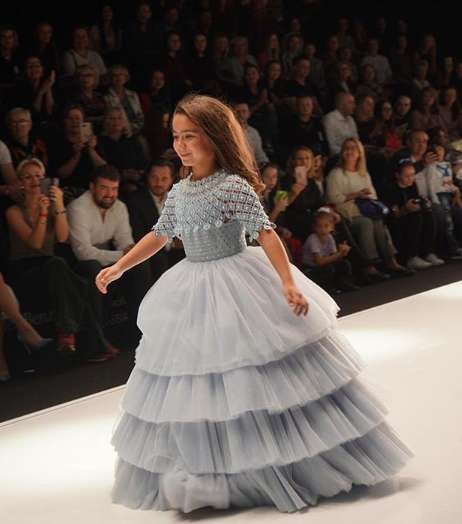 СÑÑÐ¾Ð¸Ñ ÐºÐ°ÑÑеÑÑ Ð² РоÑÑии? ÐоÑÑ Ðни ÐоÑак впеÑвÑе вÑÑла на подиÑм dqxikeidqxiqqeant