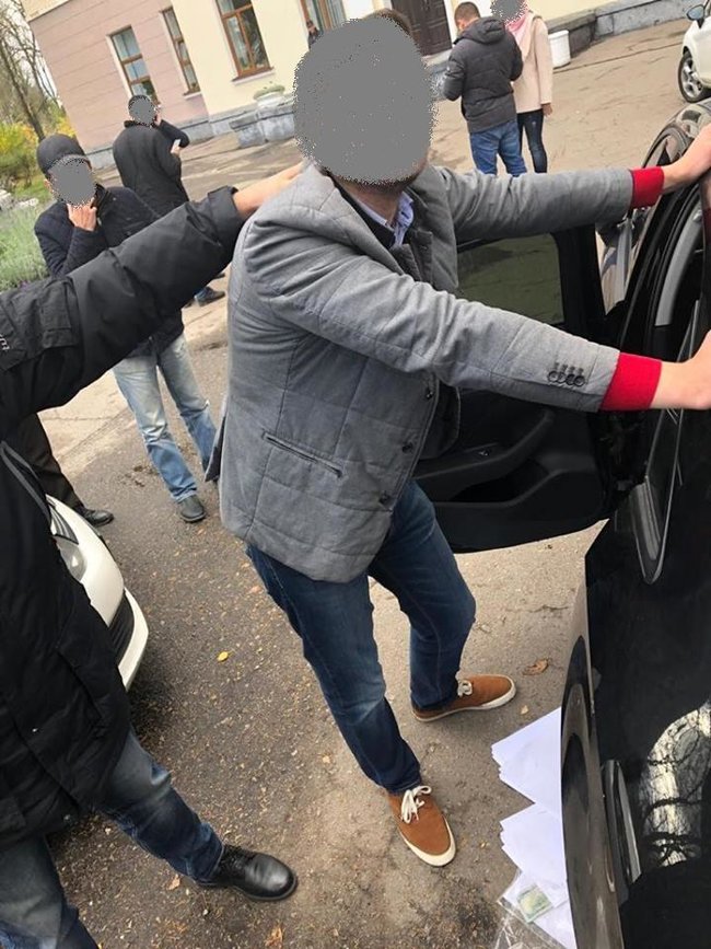 Двое сотрудников Госэкоинспекции задержаны на Киевщине на взятке 2 тыс. долл., - прокуратура 02 Двое сотрудников Госэкоинспекции задержаны на Киевщине на взятке 2 тыс. долл., - прокуратура 02 dqxikeidqxiqqeant