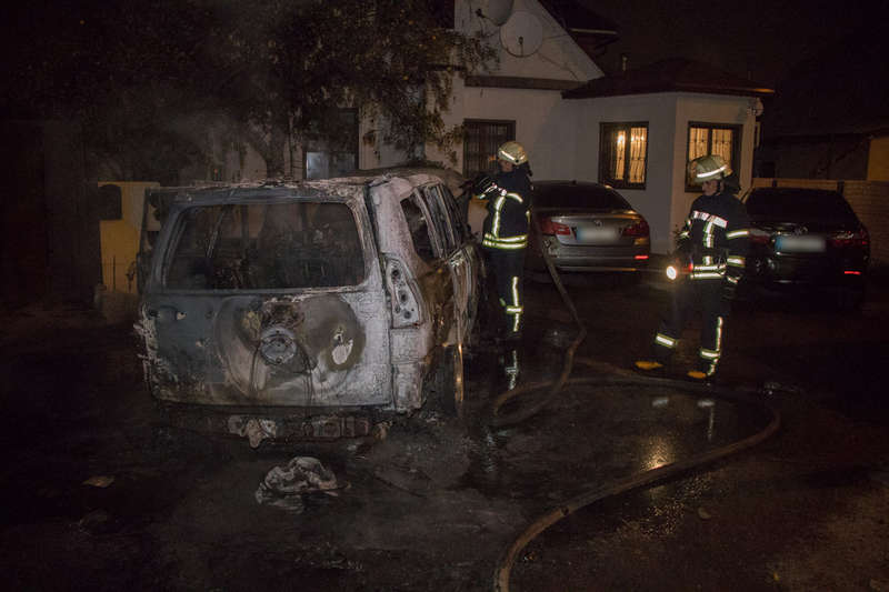 Ðš ÑÑ‡Ð°ÑÑ‚ÑŒÑŽ, ÑƒÐ´Ð°Ð»Ð¾ÑÑŒ Ð¿Ñ€ÐµÐ´Ð¾Ñ‚Ð²Ñ€Ð°Ñ‚Ð¸Ñ‚ÑŒ Ñ€Ð°ÑÐ¿Ñ€Ð¾ÑÑ‚Ñ€Ð°Ð½ÐµÐ½Ð¸Ðµ Ð¾Ð³Ð½Ñ Ð½Ð° Ñ€ÑÐ´Ð¾Ð¼ ÑÑ‚Ð¾ÑÑ‰Ð¸Ðµ Ð°Ð²Ñ‚Ð¾Ð¼Ð¾Ð±Ð¸Ð»Ð¸