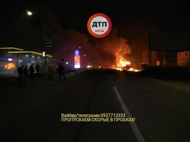 Ðод Ðиевом загоÑелаÑÑ Ð·Ð°Ð¿Ñавка: ÑоÑо и видео огненного ада