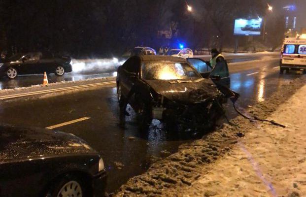 Жуткая авария на Броварском проспекте: виновником назвали пьяного сотрудника Минобороны (фото) Жуткая авария на Броварском проспекте: виновником назвали пьяного сотрудника Минобороны (фото) dqxikeidqxiqqeant