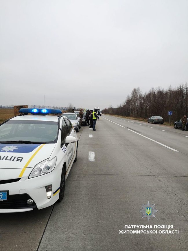 Евробляхеры заблокировали трассы Киев-Чоп, Одесса-Киев, выезды из Харькова и объездную дорогу Житомира 02 Евробляхеры заблокировали трассы Киев-Чоп, Одесса-Киев, выезды из Харькова и объездную дорогу Житомира 02 dqxikeidqxitkant