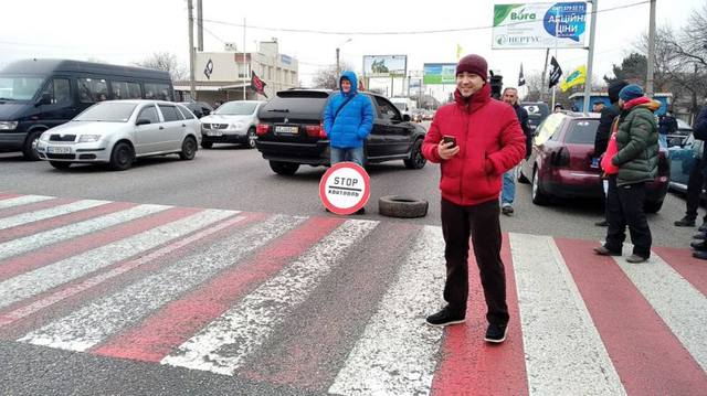 Евробляхеры заблокировали трассы Киев-Чоп, Одесса-Киев, выезды из Харькова и объездную дорогу Житомира 07 Евробляхеры заблокировали трассы Киев-Чоп, Одесса-Киев, выезды из Харькова и объездную дорогу Житомира 07