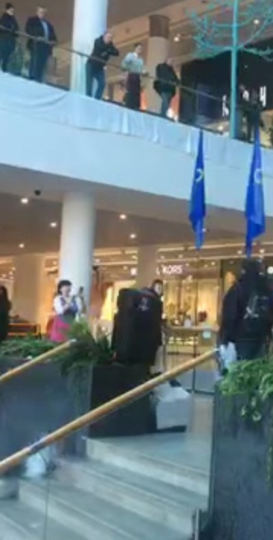 ’’ÐзÑли его под конÑÑолÑ!’’ Ð Ðиеве в ТРЦ дÑÑга ÐÑÑина пÑоизоÑли ÑÑÑÑки dqxikeidqxitkant