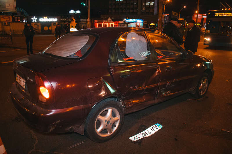 Девушку-пассажира из Lanos госпитализировали в больницу Девушку-пассажира из Lanos госпитализировали в больницу