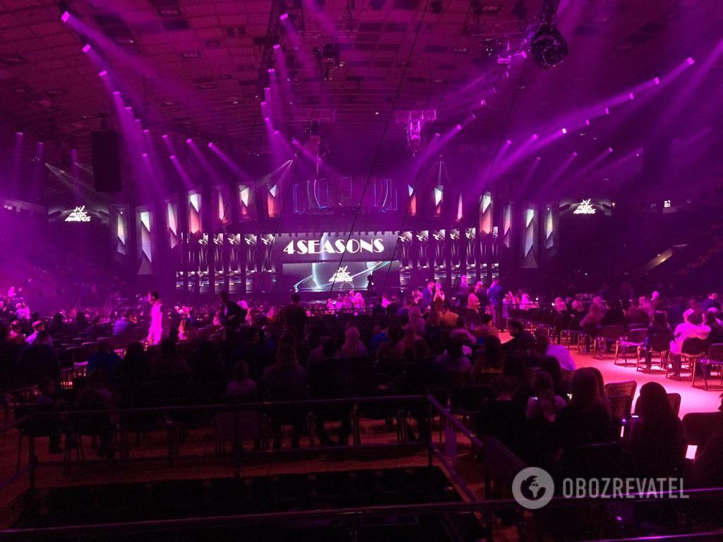 ,  !      M1 Music Awards