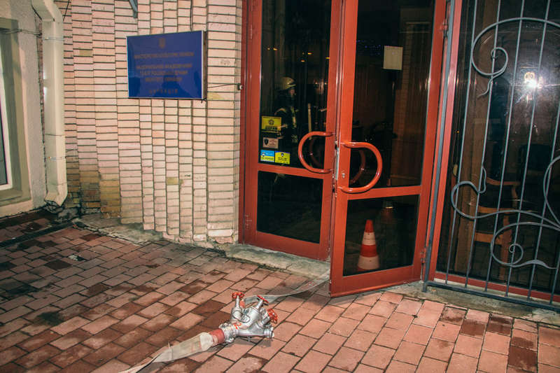 ÐоÑÑÑ Ð½Ð° ÑÑене пÑоводилиÑÑ ÑемонÑнÑе ÑабоÑÑ, пÑедваÑиÑелÑно, загоÑелоÑÑ ÑÑо-Ñо из ÑÑÑоймаÑеÑиалов