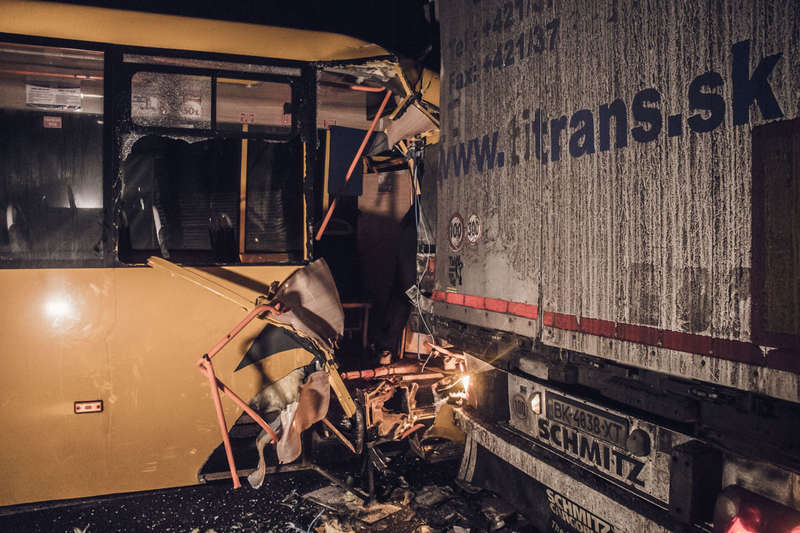 Ð Ñалоне маÑÑÑÑÑки наÑ
одилоÑÑ Ð¾ÐºÐ¾Ð»Ð¾ 18 паÑÑажиÑов