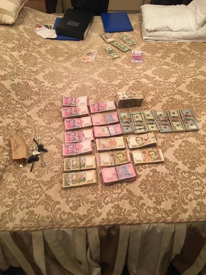 Ð‘Ñ€Ð¾ÑÐ¸Ð»Ð¸ Ð² Ð¾ÐºÐ½Ð¾ ÐºÑƒÑ‡Ñƒ Ð´ÐµÐ½ÐµÐ³: Ð“ÐŸÐ£ ÑÐ¾ ÑÐºÐ°Ð½Ð´Ð°Ð»Ð¾Ð¼ Ð·Ð°Ð´ÐµÑ€Ð¶Ð°Ð»Ð° ÐºÐ¾Ñ€Ñ€ÑƒÐ¿Ñ†Ð¸Ð¾Ð½ÐµÑ€Ð¾Ð² dqxikeidqxiqqeant