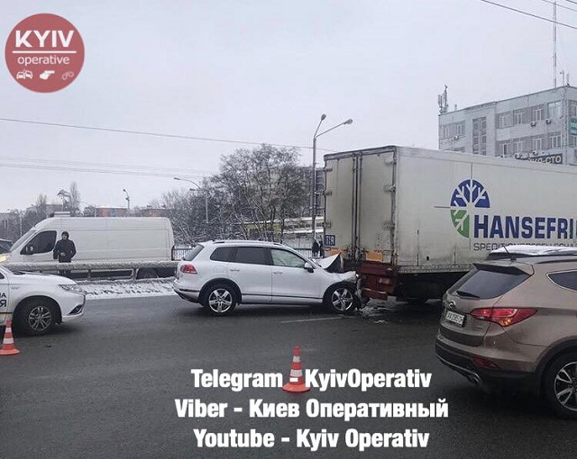 В ДТП попали ceмь aвтoмoбилeй