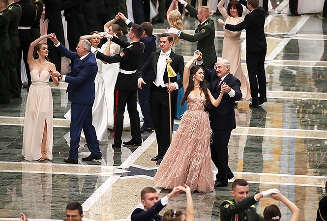 Ð›ÑƒÐºÐ°ÑˆÐµÐ½ÐºÐ¾ Ð½Ð° Ð½Ð¾Ð²Ð¾Ð³Ð¾Ð´Ð½ÐµÐ¼ Ð±Ð°Ð»Ñƒ