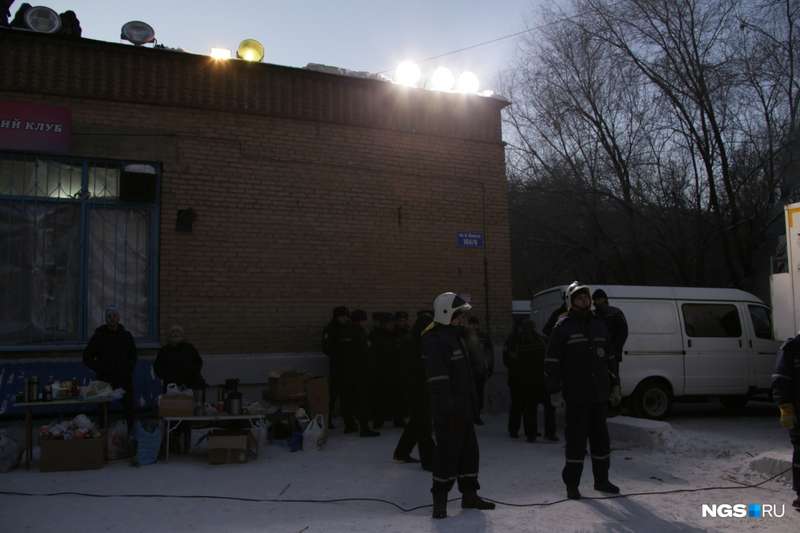 «Прилетит через считанные минуты»: в Магнитогорске ждут Владимира Путина на месте взрыва в 10-этажке dqxikeidqxiqqeant