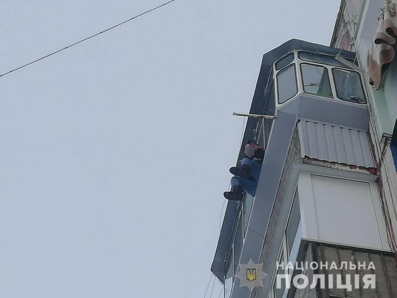 Под Киевом девушка Ñбежала из пÑихиатричеÑкой больницы и пыталаÑÑŒ ÑвеÑти Ñчеты Ñ Ð¶Ð¸Ð·Ð½ÑŒÑŽ dqxikeidqxiqqeant