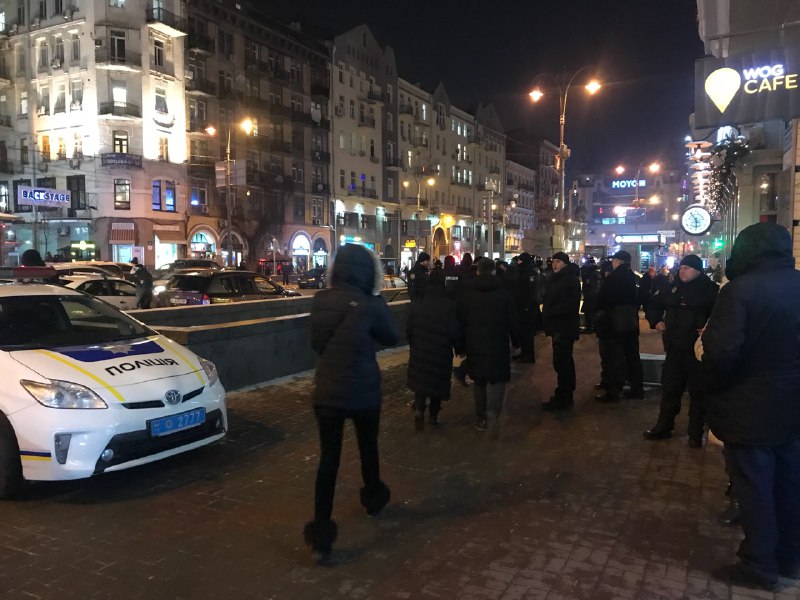 Владимир Зеленский с полицией штурмуют офис в центре Киева Владимир Зеленский с полицией штурмуют офис в центре Киева - фото 5