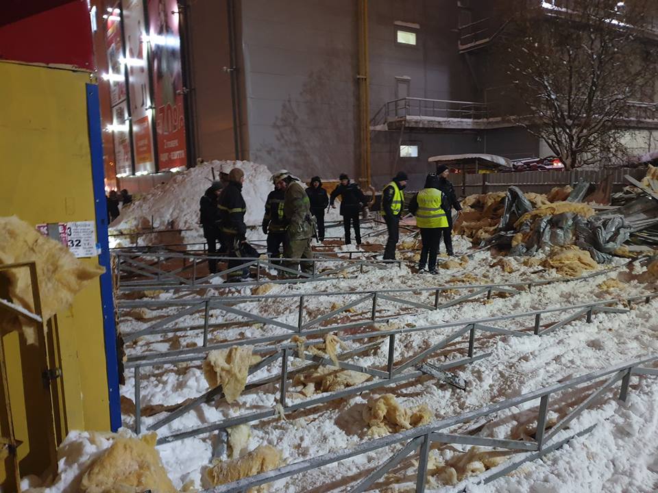 Ð ÑеÑи поÑвилиÑÑ ÑоÑо Ñ Ð¼ÐµÑÑа обÑÑÑÐµÐ½Ð¸Ñ ÑоÑгового павилÑона в ХаÑÑкове. ФоÑо: Ðавел ÐелиÑÑкий