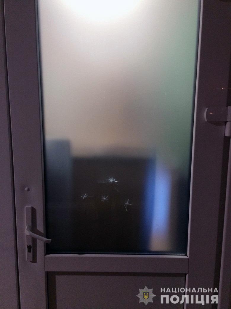 РСвÑÑоÑинÑком Ñайоне Ðиева мÑжÑина ноÑÑÑ ÑÑÑелÑл в здание ÑÐºÐ¾Ð»Ñ dqxikeidqxitkant