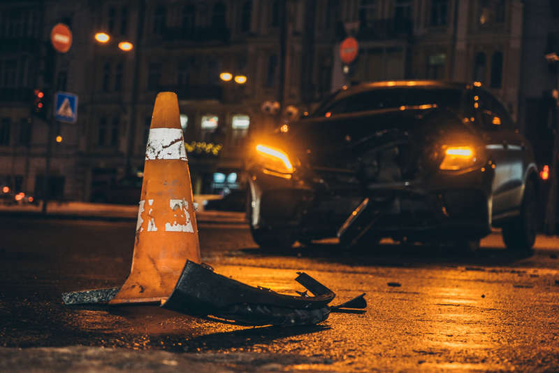 Ð’ ÑÑ‚Ð¾Ñ‚ Ð¼Ð¾Ð¼ÐµÐ½Ñ‚ Ð²Ð¾Ð´Ð¸Ñ‚ÐµÐ»ÑŒ Honda Ð¿Ñ‹Ñ‚Ð°Ð»ÑÑ Â«Ð¿Ñ€Ð¾ÑÐºÐ¾Ñ‡Ð¸Ñ‚ÑŒÂ» Ð½Ð° ÐºÑ€Ð°ÑÐ½Ñ‹Ð¹ Ð¿Ð¾ Ð½Ð°Ð¿Ñ€Ð°Ð²Ð»ÐµÐ½Ð¸ÑŽ Ð² ÑÑ‚Ð¾Ñ€Ð¾Ð½Ñƒ Ð±ÑƒÐ»ÑŒÐ²Ð°Ñ€Ð° Ð›ÐµÑÐ¸ Ð£ÐºÑ€Ð°Ð¸Ð½ÐºÐ¸