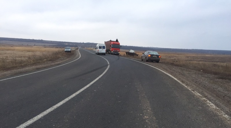 На трассе Одесса-Рени перевернулась фура с семечкой На трассе Одесса-Рени перевернулась фура с семечкой dqxikeidqxiqqeant