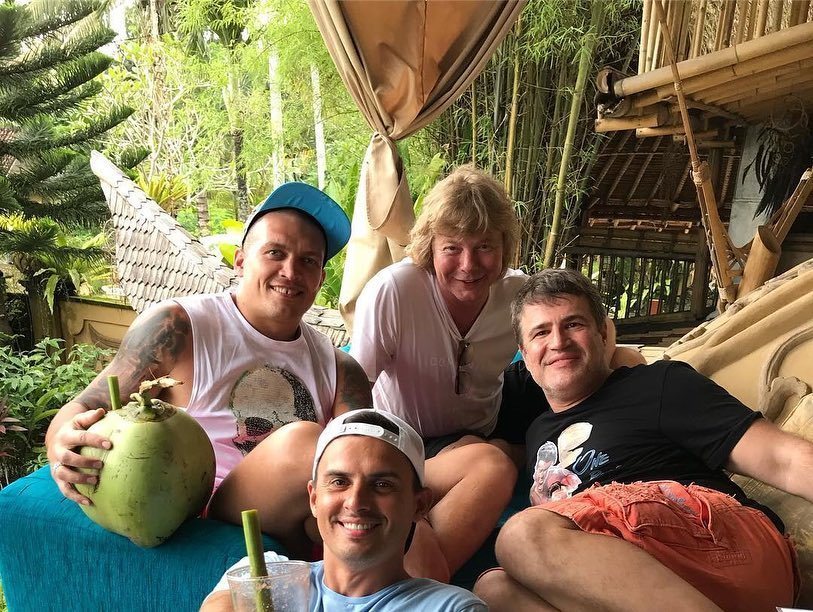 ÐÐ»ÐµÐºÑÐ°Ð½Ð´Ñ€ Ð£ÑÐ¸Ðº Ñ ÐÐ½Ð´Ñ€ÐµÐµÐ¼ Ð“Ñ€Ð¸Ð³Ð¾Ñ€ÑŒÐµÐ²Ñ‹Ð¼-ÐÐ¿Ð¾Ð»Ð»Ð¾Ð½Ð¾Ð²Ñ‹Ð¼ Ð½Ð° Ð‘Ð°Ð»Ð¸ dqxikeidqxiqqeant