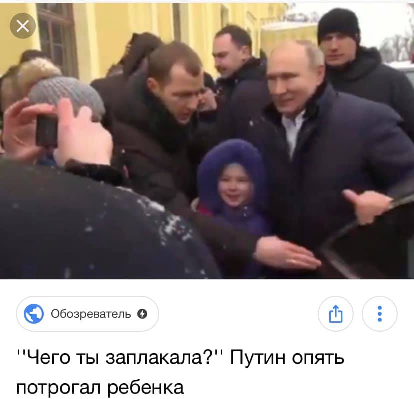 На данном изображении может находиться: 3 человека, люди улыбаются, текст