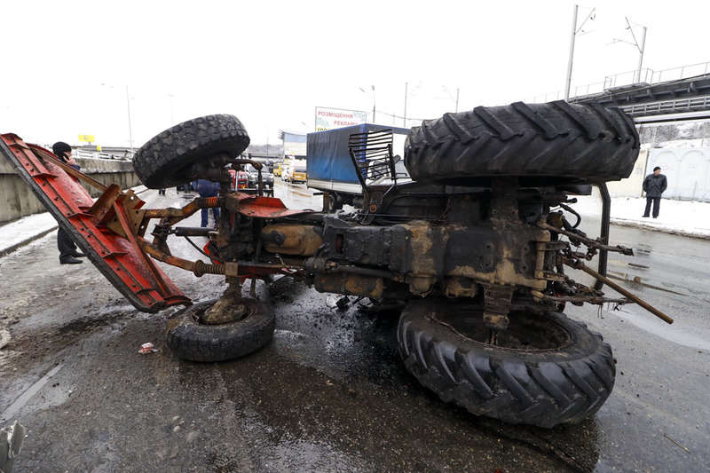 Ðа ÑÑолиÑном ÑоÑÑе пÑоизоÑло ÐТРÑ ÑÑаÑÑием гÑÑзовика «ÐÐл и ÑÑакÑоÑа «ÐиевавÑодоÑа». ФоÑо: Ð?нÑоÑмаÑоÑ