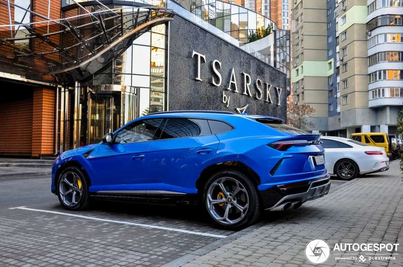     Lamborghini Urus