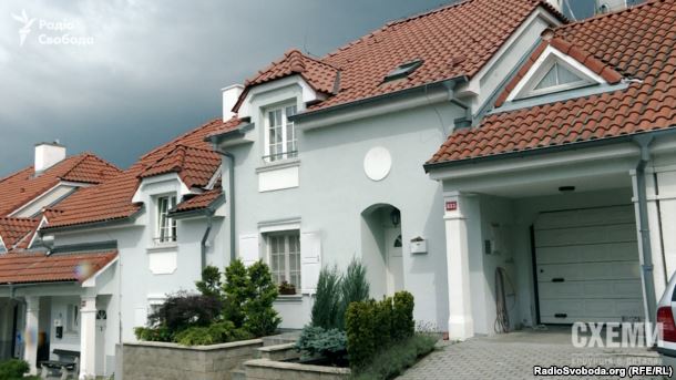 Маєток в елітному празькому районі Небушице, записаний на компанію цивільної дружини екс-генпрокурора Віктора Шокіна Оксану Гриневич dqxikeidqxiqqeant