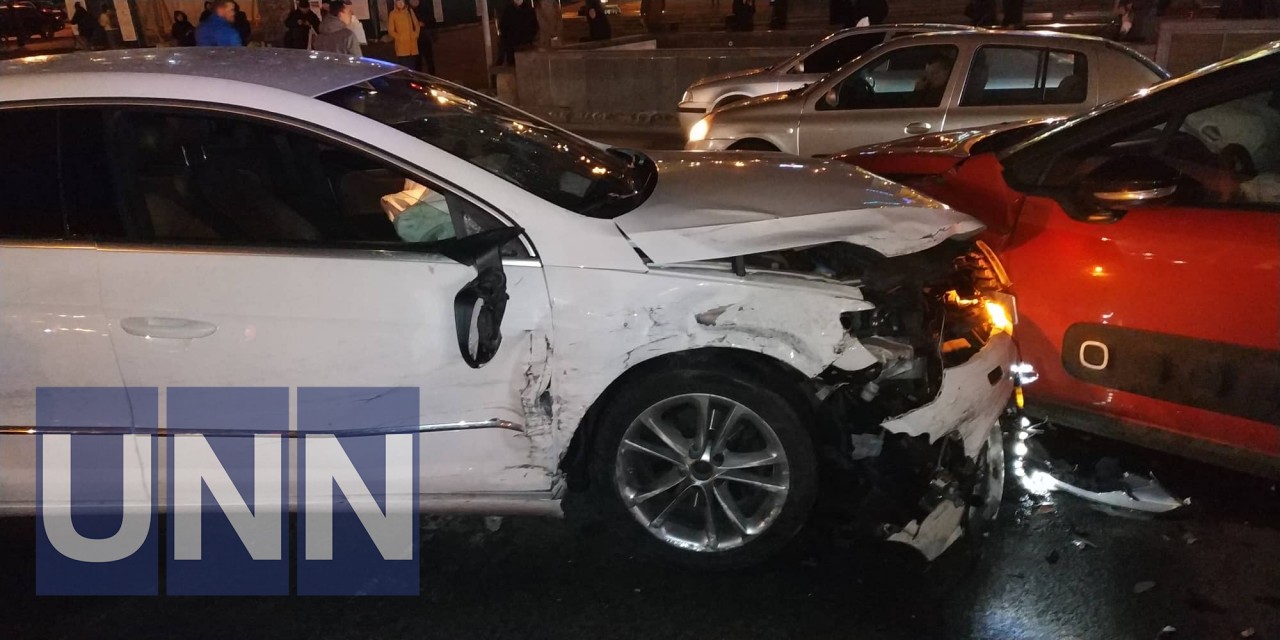 Ð’ Ñ†ÐµÐ½Ñ‚Ñ€Ðµ ÐšÐ¸ÐµÐ²Ð° Ð¿Ð°Ñ€Ð°Ð»Ð¸Ð·Ð¾Ð²Ð°Ð½Ð¾ Ð´Ð²Ð¸Ð¶ÐµÐ½Ð¸Ðµ Ð¸Ð·-Ð·Ð° Ð¼Ð°ÑÑˆÑ‚Ð°Ð±Ð½Ð¾Ð³Ð¾ Ð”Ð¢ÐŸ dqxikeidqxiqqeant