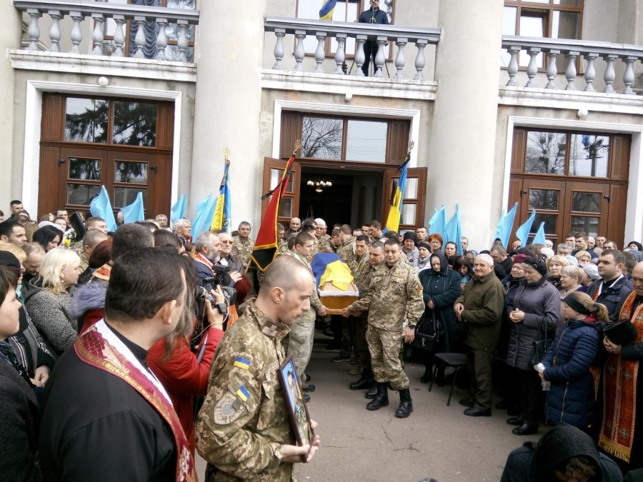Ðа ÐÑикаÑпаÑÑе поÑ
оÑонили 19-леÑнего бойÑа ÐСУ: ÑоÑо и подÑобноÑÑи