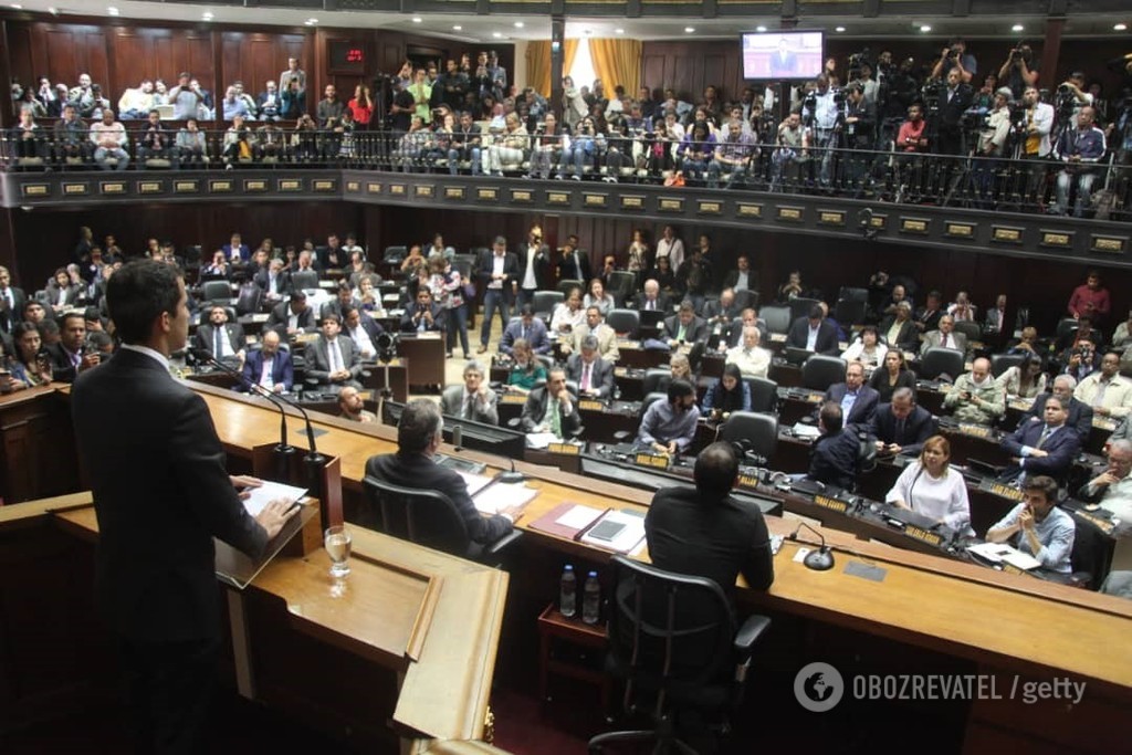 Ð’ÐµÐ½ÐµÑÑƒÑÐ»Ð° Ð¾Ð±ÑŠÑÐ²Ð¸Ð»Ð° Ñ‡Ñ€ÐµÐ·Ð²Ñ‹Ñ‡Ð°Ð¹Ð½Ð¾Ðµ Ð¿Ð¾Ð»Ð¾Ð¶ÐµÐ½Ð¸Ðµ: Ñ‡Ñ‚Ð¾ Ð¿Ñ€Ð¾Ð¸Ð·Ð¾ÑˆÐ»Ð¾