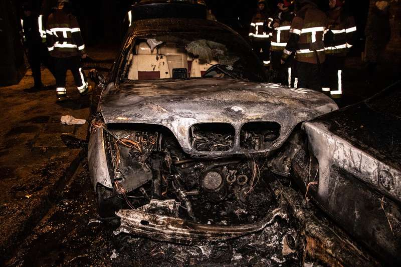 ÐоÑпламенение наÑалоÑÑ Ð² пеÑедней ÑаÑÑи BMW 5 dqxikeidqxiqqeant