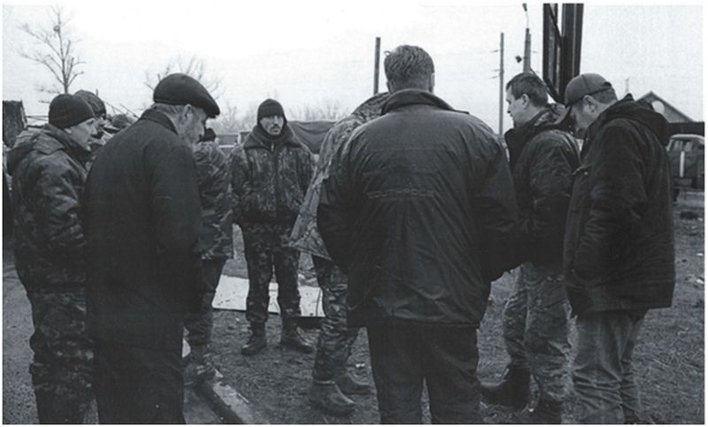 Дебальцево. Встреча личного состава батареи с волонтерами в районе г. Славянск Донецкой области в день самовольного оставления боевых позиций