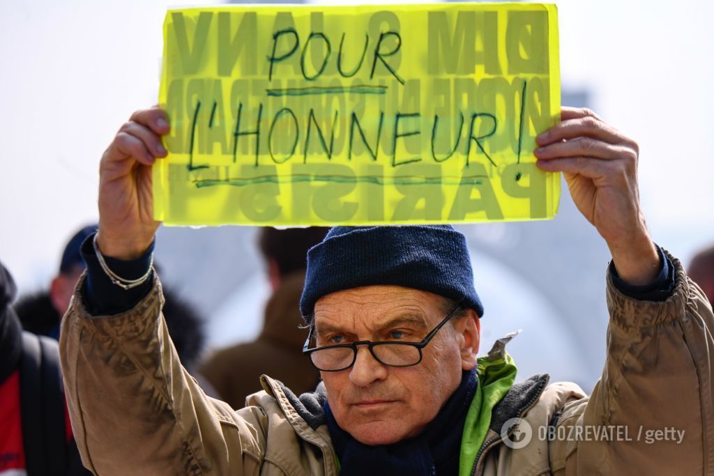 ÐÑоÑеÑÑÑ "желÑÑÑ
жилеÑов" во ФÑанÑии dqxikeidqxitkant