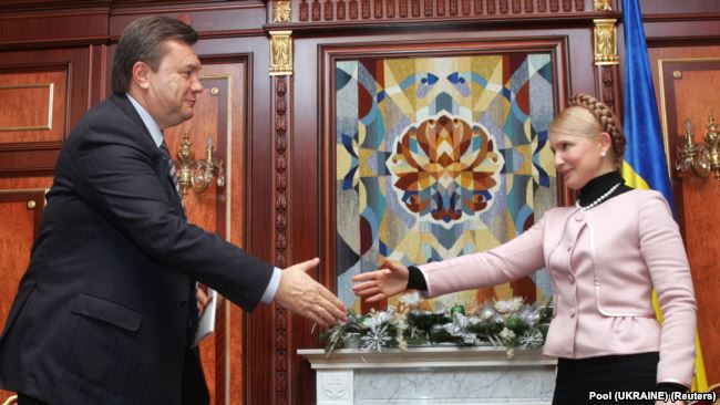 У грудні 2007 року Юлія Тимошенко і Віктор Янукович іще могли потиснути руку одне одному
