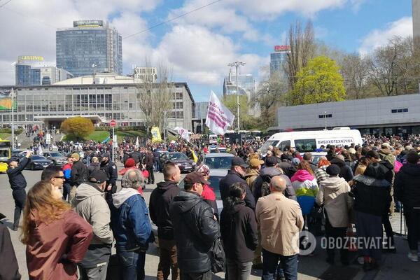 "Люди идут, как на Майдан!" В Киеве возник небывалый ажиотаж из-за дебатов dqxikeidqxiqxxant
