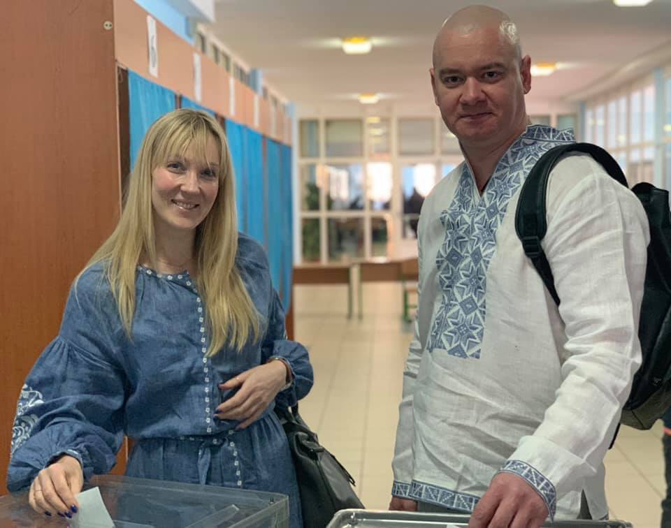 Кошевой сменил матерную толстовку на вышиванку: фото