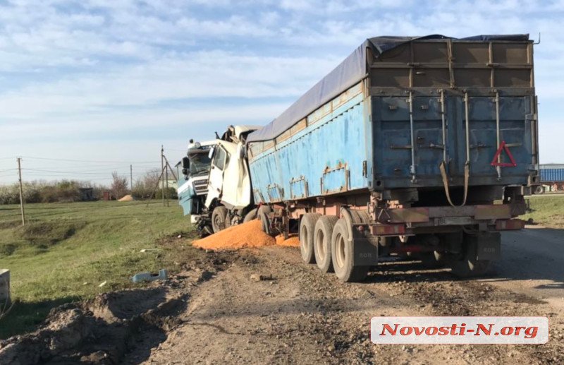 Ðа ÐиколаеÑине ÑÑолкнÑлиÑÑ Ð´Ð²Ðµ ÑÑÑÑ