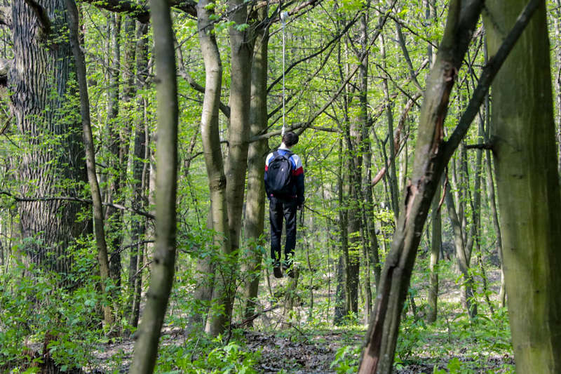 Ðн виÑел в пеÑле на вÑÑоÑе около меÑÑа Ð¾Ñ Ð·ÐµÐ¼Ð»Ð¸ dqxikeidqxitkant