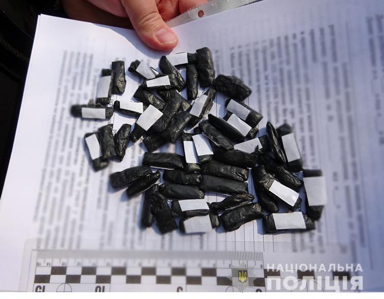 20-Ð»ÐµÑ‚Ð½Ð¸Ð¹ Ð¿Ð°Ñ€ÐµÐ½ÑŒ ÑÐ°Ð¼Ð¾ÑÑ‚Ð¾ÑÑ‚ÐµÐ»ÑŒÐ½Ð¾ Ð¾Ñ‚Ð´Ð°Ð» ÑÐ²Ð¾Ð¹ Ñ†ÐµÐ½Ð½Ñ‹Ð¹ Ð³Ñ€ÑƒÐ· Ð¿Ñ€Ð°Ð²Ð¾Ð¾Ñ…Ñ€Ð°Ð½Ð¸Ñ‚ÐµÐ»ÑÐ¼ dqxikeidqxiqqeant