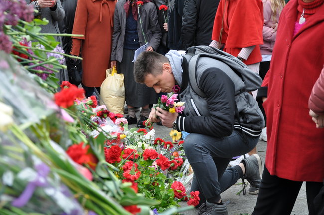 Акции Бессмертный Грут и Никто не забыт. Ничто не забыто прошли в Киеве 09 Акции Бессмертный Грут и Никто не забыт. Ничто не забыто прошли в Киеве 09