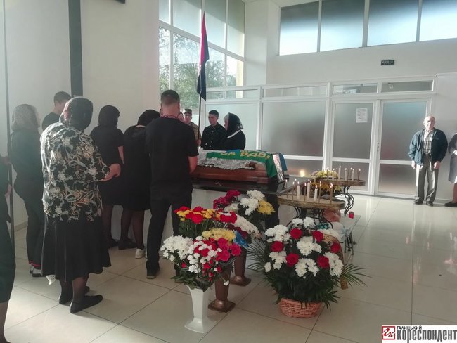 С воином 79-й ОДШБр Василием Джусом, погибшим на Донбассе, простились в Ивано-Франковске 08 С воином 79-й ОДШБр Василием Джусом, погибшим на Донбассе, простились в Ивано-Франковске 08