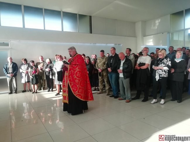 С воином 79-й ОДШБр Василием Джусом, погибшим на Донбассе, простились в Ивано-Франковске 09 С воином 79-й ОДШБр Василием Джусом, погибшим на Донбассе, простились в Ивано-Франковске 09