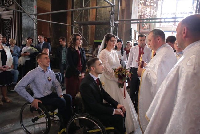 Герой АТО, участник Игр Непокоренных десантник Калитюк женился 02 Герой АТО, участник Игр Непокоренных десантник Калитюк женился 02 dqxikeidqxitkant