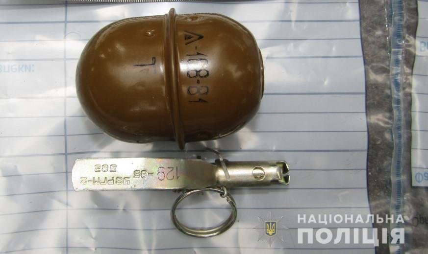 ÐŸÐ¾Ð·Ð¶Ðµ Ð¾Ð±Ñ‹ÑÐº Ð¿Ñ€Ð¾Ð²ÐµÐ»Ð¸ Ð¸ Ð² ÐºÐ²Ð°Ñ€Ñ‚Ð¸Ñ€Ðµ Ñƒ Ð¼ÑƒÐ¶Ñ‡Ð¸Ð½Ñ‹. Ð¢Ð°Ð¼ Ñƒ Ð½ÐµÐ³Ð¾ Ð½Ð°ÑˆÐ»Ð¸ ÐµÑ‰Ðµ Ð¿Ð°Ñ‚Ñ€Ð¾Ð½Ñ‹ Ð¸ Ð´Ð²Ðµ Ð´Ñ‹Ð¼Ð¾Ð²Ñ‹Ðµ ÑˆÐ°ÑˆÐºÐ¸